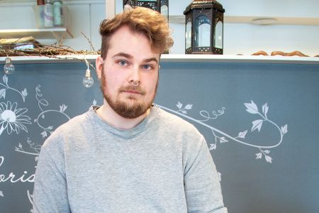 Anton studerar till florist via läroavtal